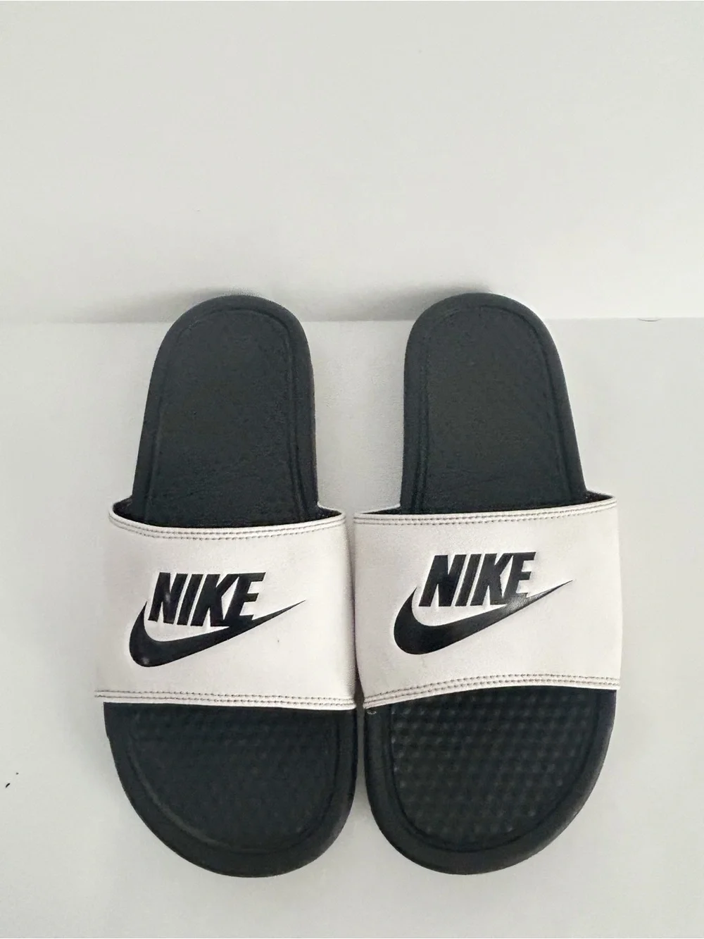 Nike Benassi JDI Black and White Slide Sandals | Size 8